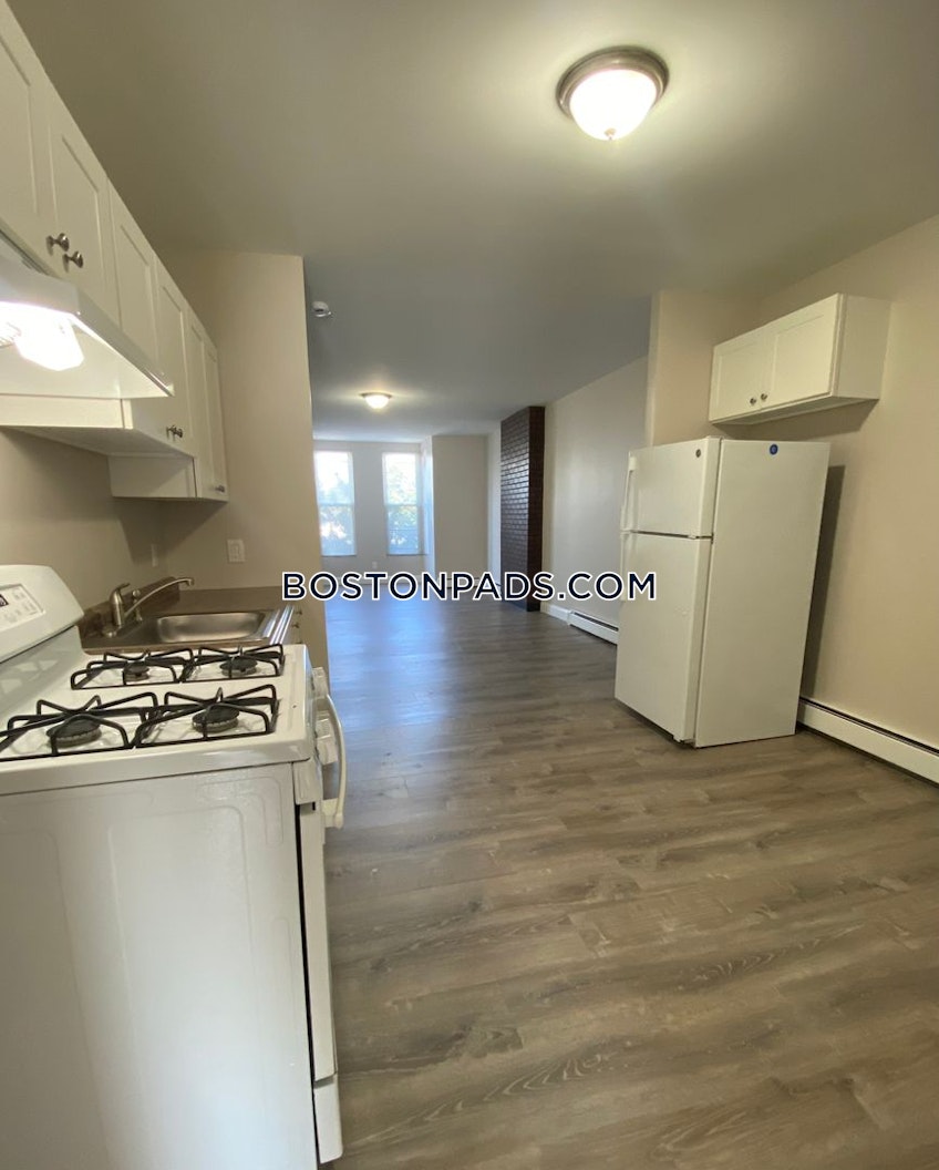 Fall River - $1,700+ /month