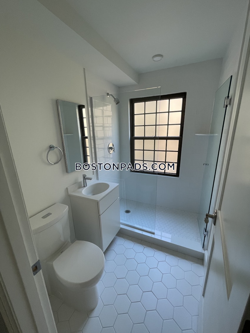 CAMBRIDGE - HARVARD SQUARE - 1 Bed, 1 Bath - Image 12