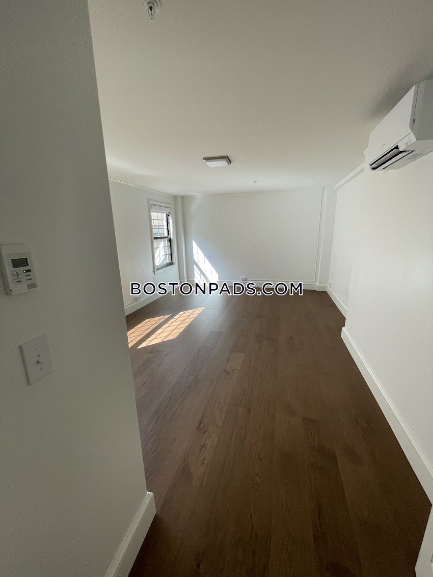 CAMBRIDGE - HARVARD SQUARE - 1 Bed, 1 Bath - Image 7