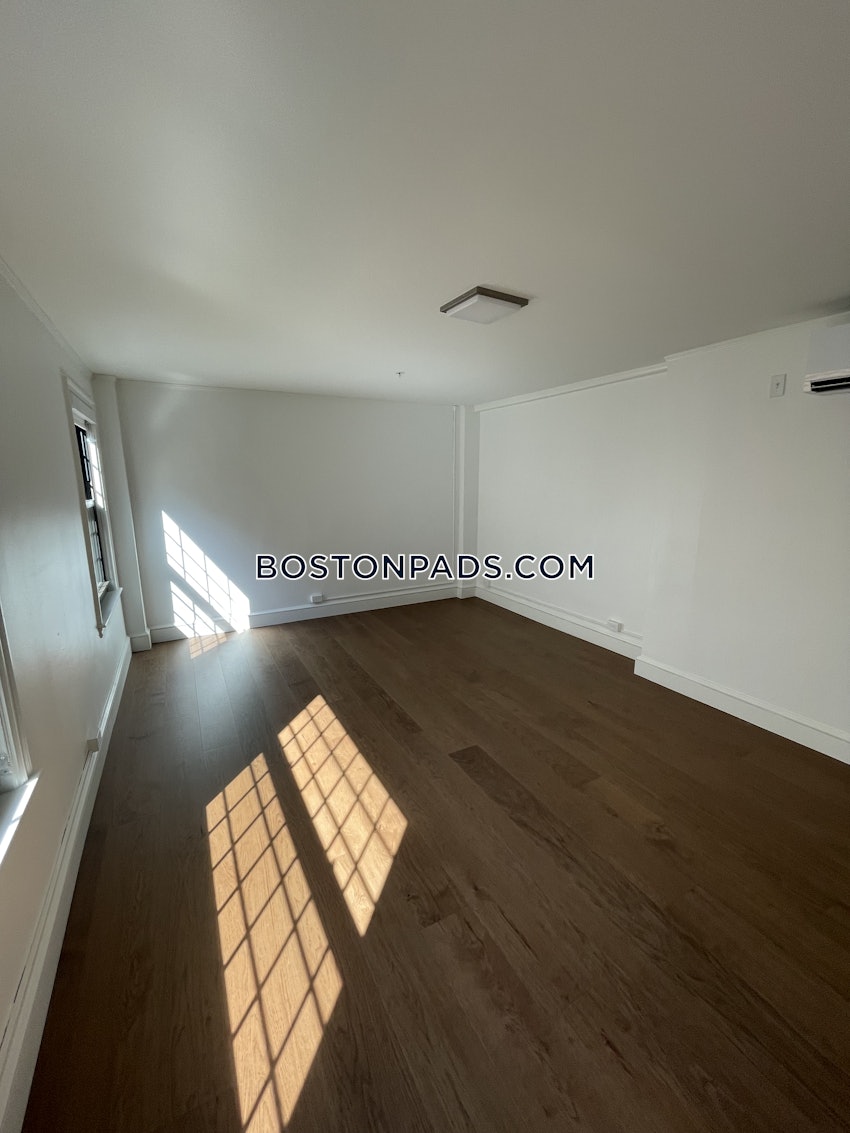 CAMBRIDGE - HARVARD SQUARE - 1 Bed, 1 Bath - Image 5