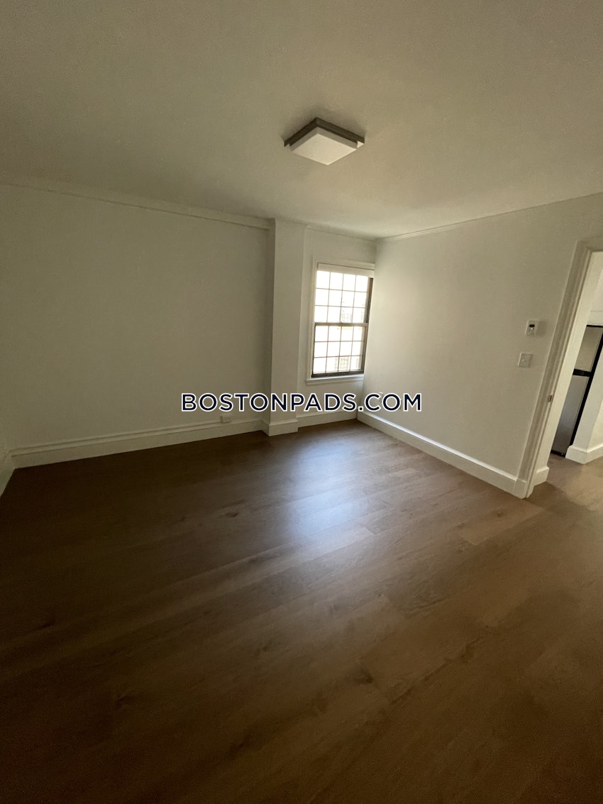 CAMBRIDGE - HARVARD SQUARE - 1 Bed, 1 Bath - Image 2