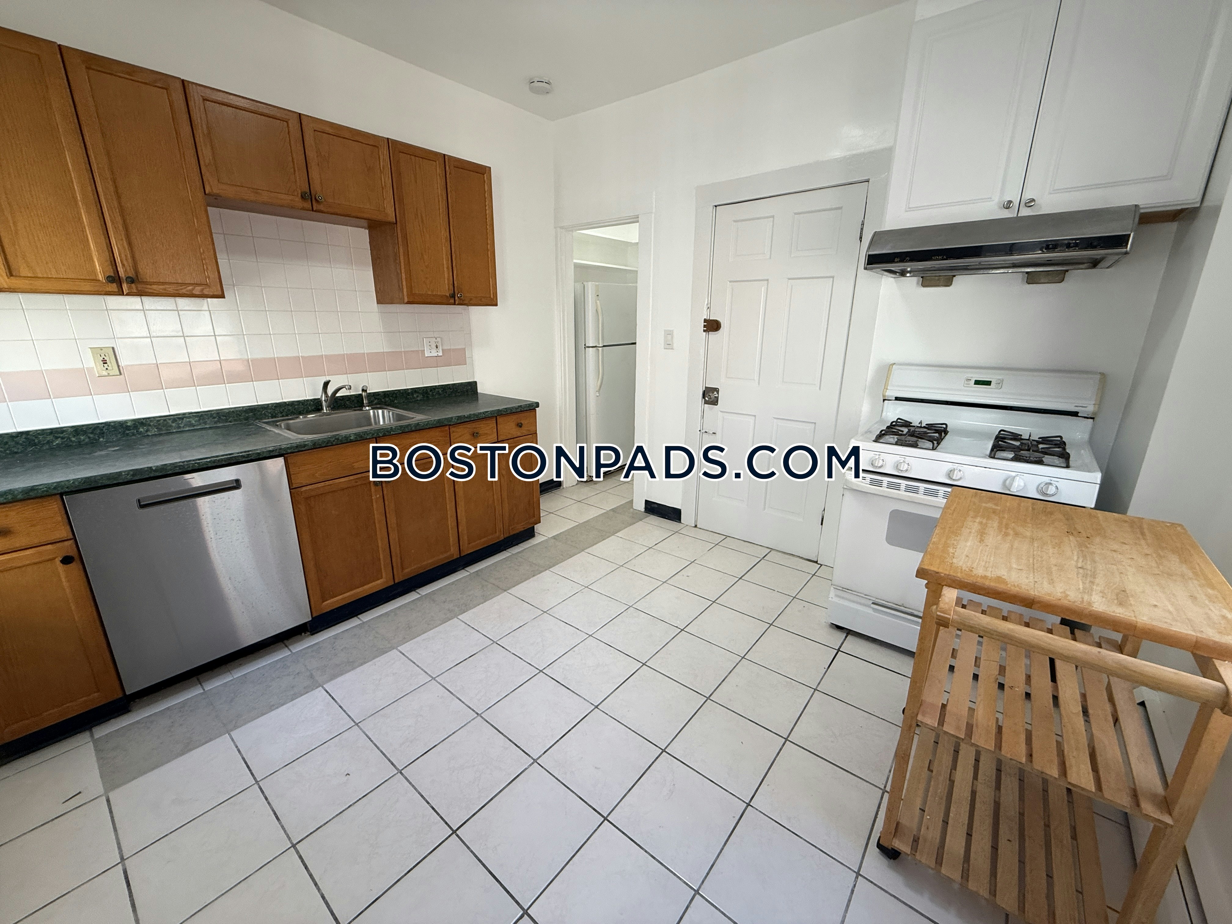 Cleveland Circle - Brighton, Boston, MA - 4 Beds, 1 Bath - $3,800 - ID#6051169
