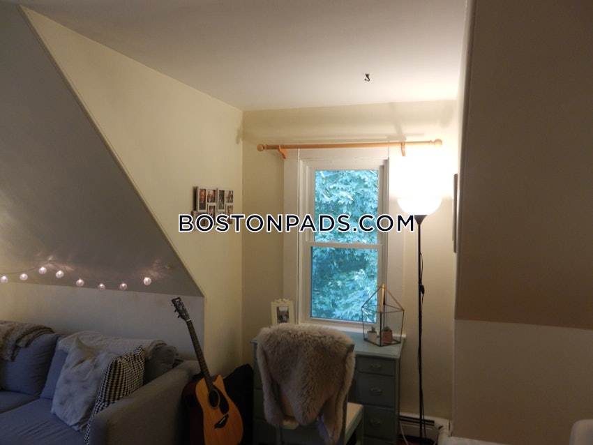 BOSTON - JAMAICA PLAIN - FOREST HILLS - 2 Beds, 1 Bath - Image 2