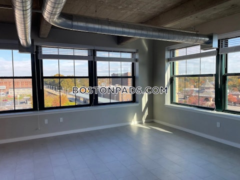 Centre St. Brockton photo 8