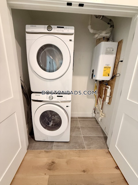 Everett St. Boston photo 9