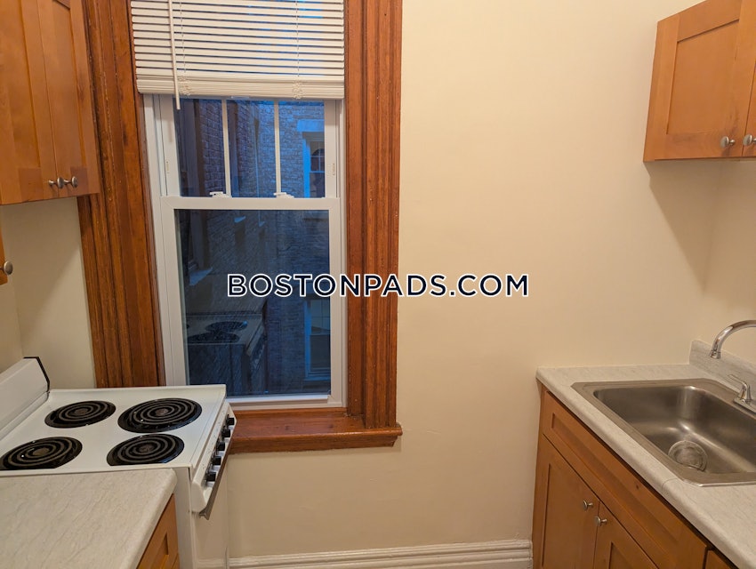 BOSTON - FENWAY/KENMORE - 1 Bed, 1 Bath - Image 1