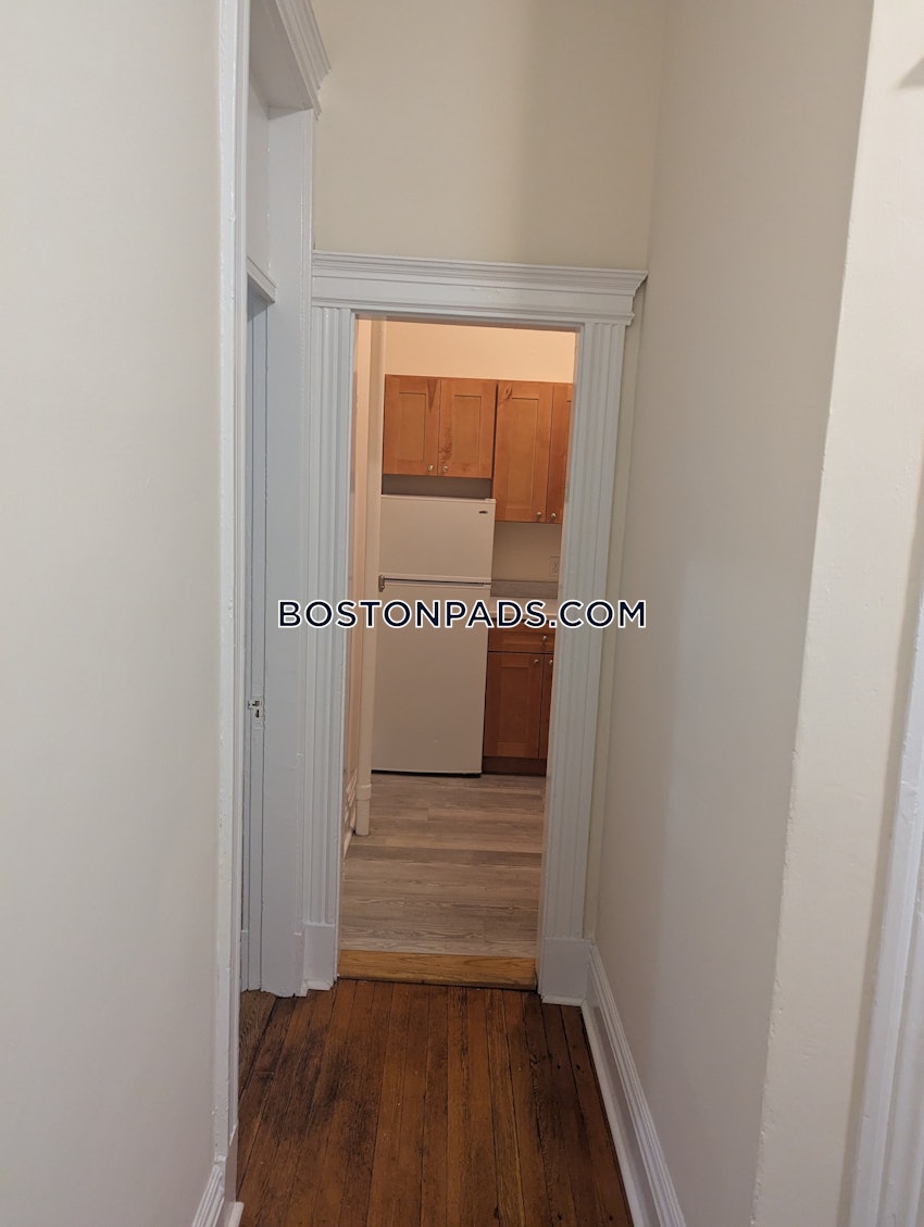 BOSTON - FENWAY/KENMORE - 1 Bed, 1 Bath - Image 3