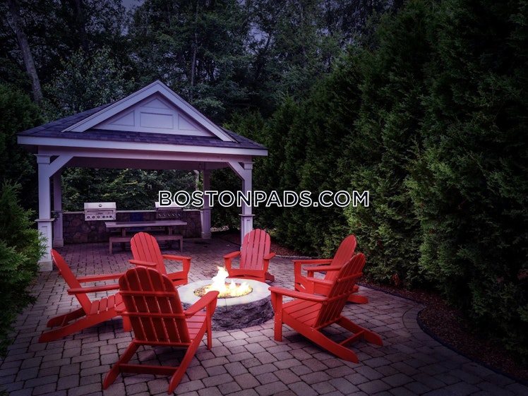 Ashland Woods Ln., Ashland