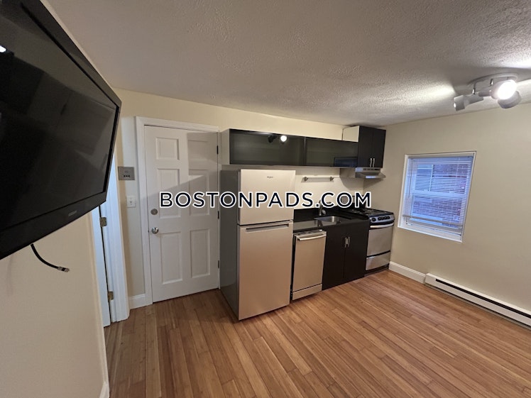 Bartlett Place, Boston