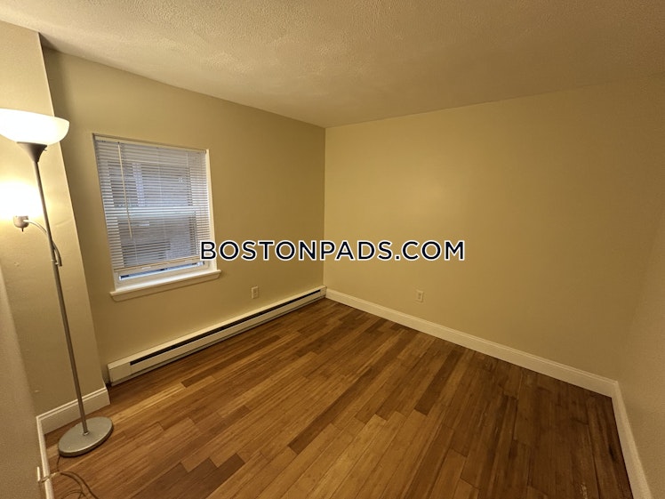 Bartlett Place, Boston