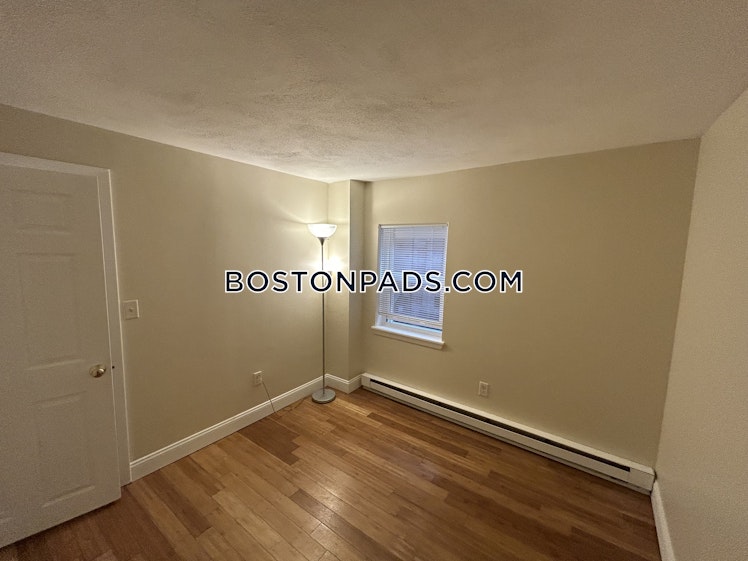 Bartlett Place, Boston