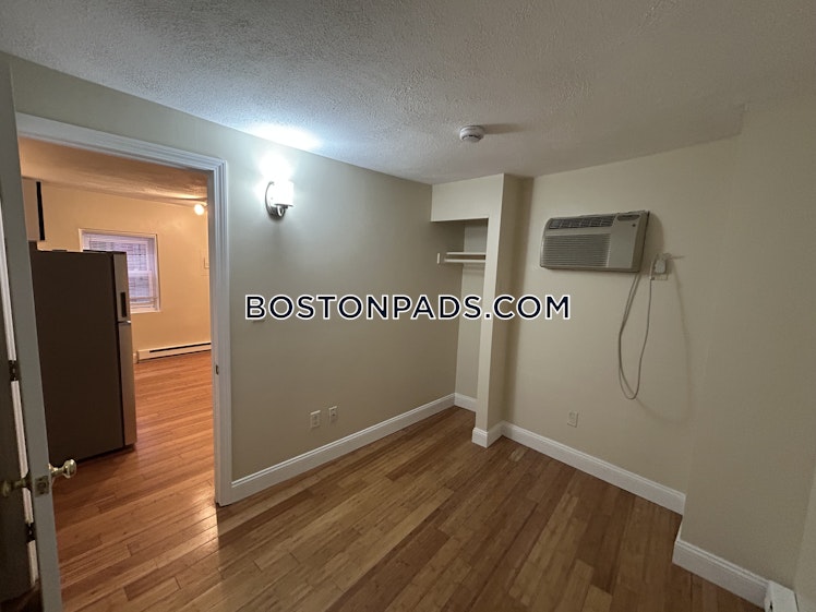 Bartlett Place, Boston