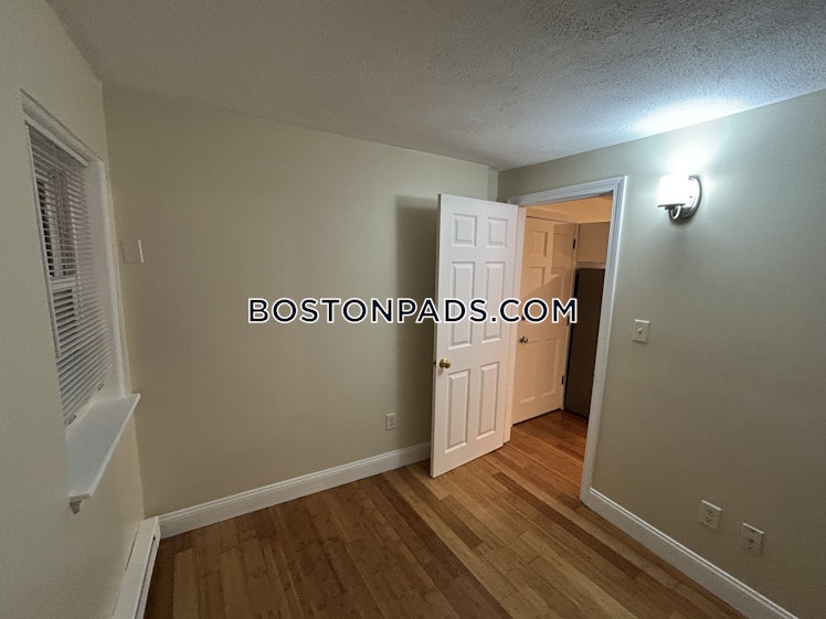 Bartlett Place, Boston