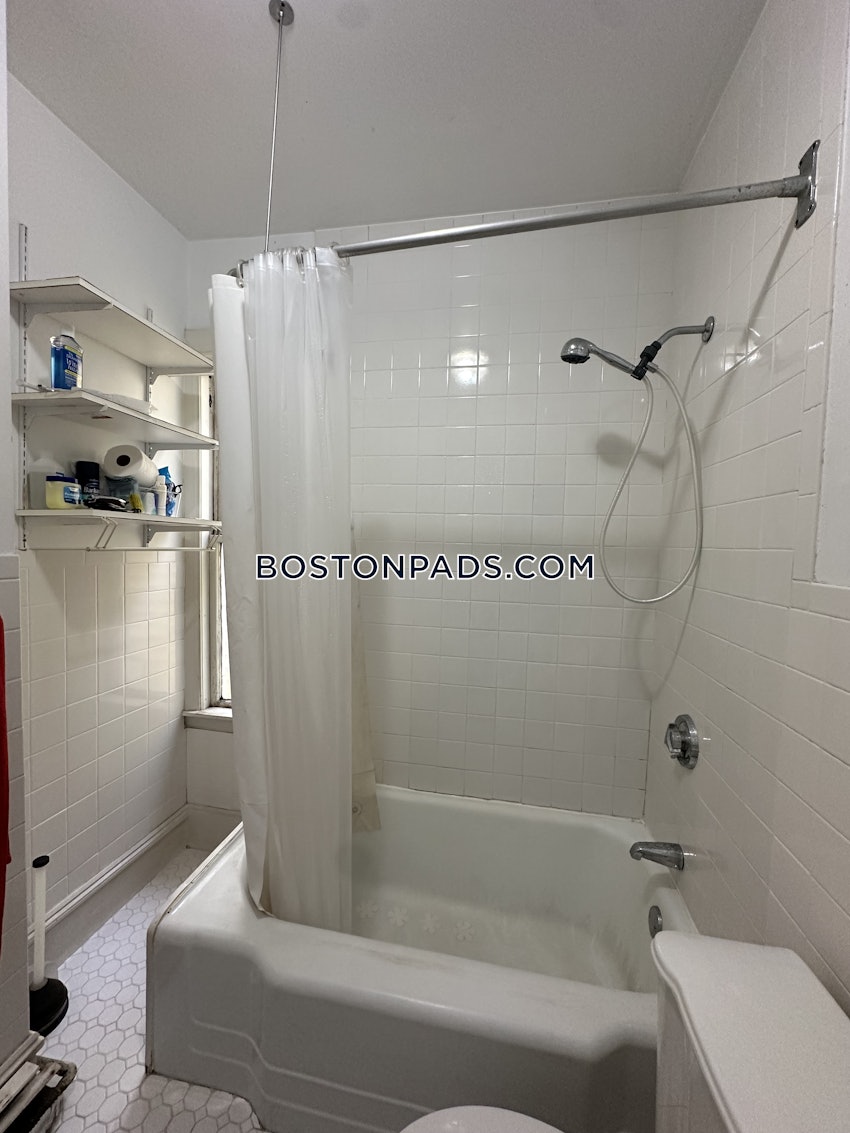 BOSTON - FORT HILL - 2 Beds, 1 Bath - Image 66