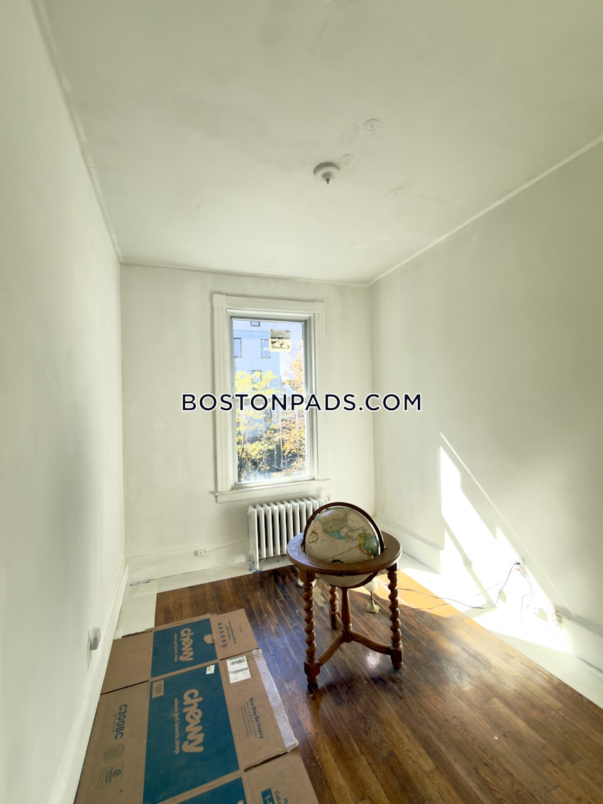 BOSTON - ALLSTON - 3 Beds, 1 Bath - Image 24