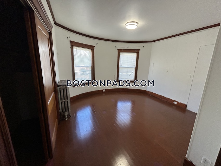 MALDEN - 2 Beds, 1 Bath - Image 14