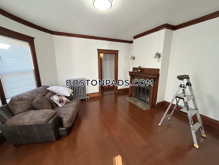 MALDEN - 2 Beds, 1 Bath - Image 12