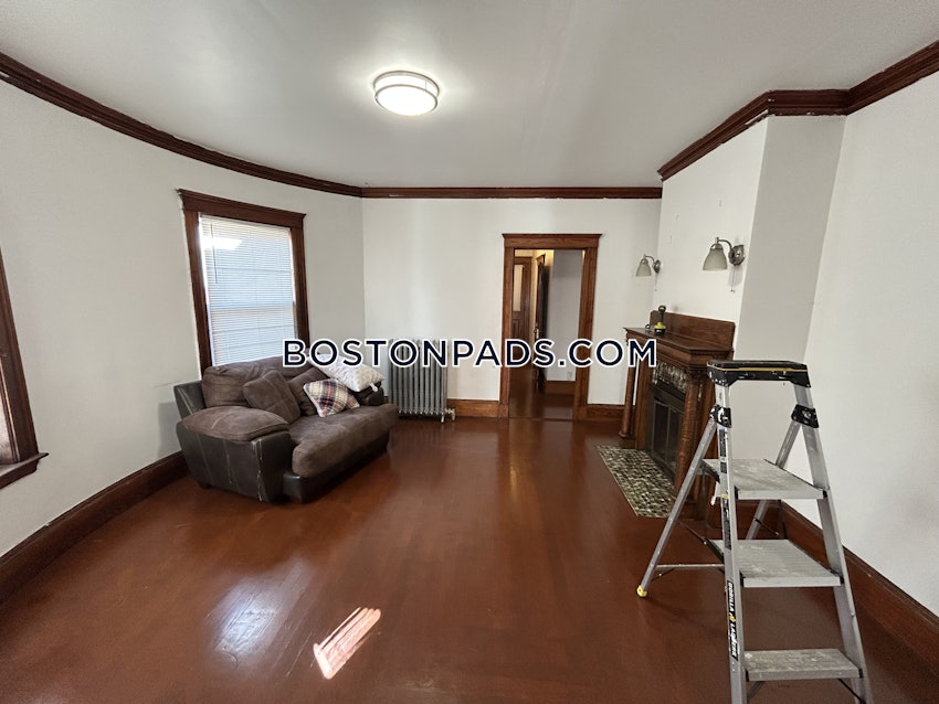 MALDEN - 2 Beds, 1 Bath - Image 11