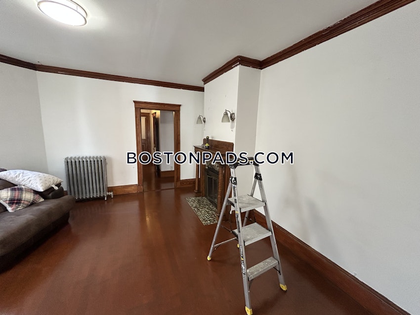 MALDEN - 2 Beds, 1 Bath - Image 10