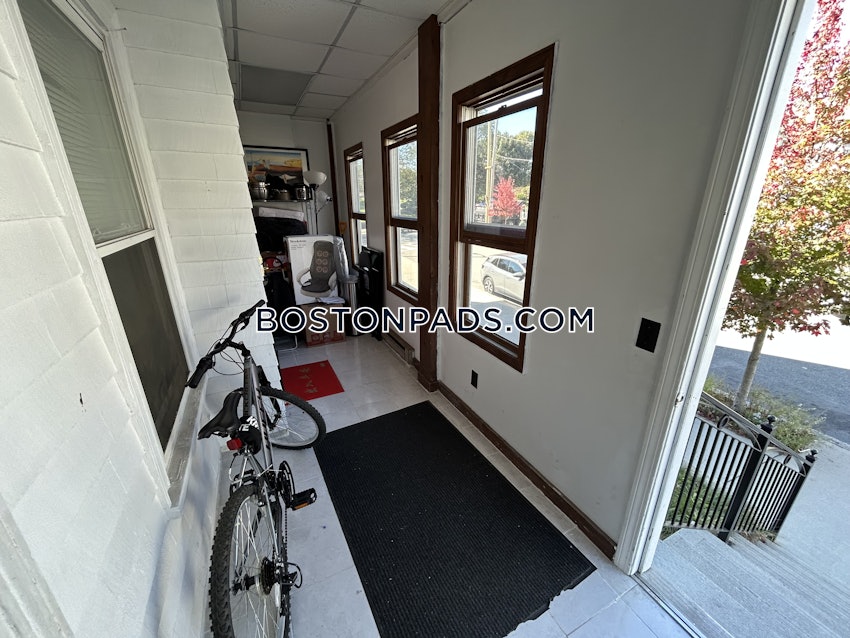 MALDEN - 2 Beds, 1 Bath - Image 24