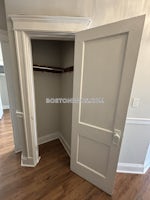 Commonwealth Ave., Boston