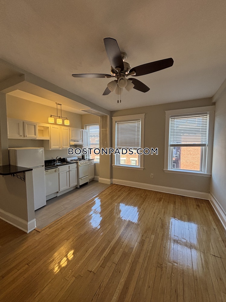 Commonwealth Ave., Boston