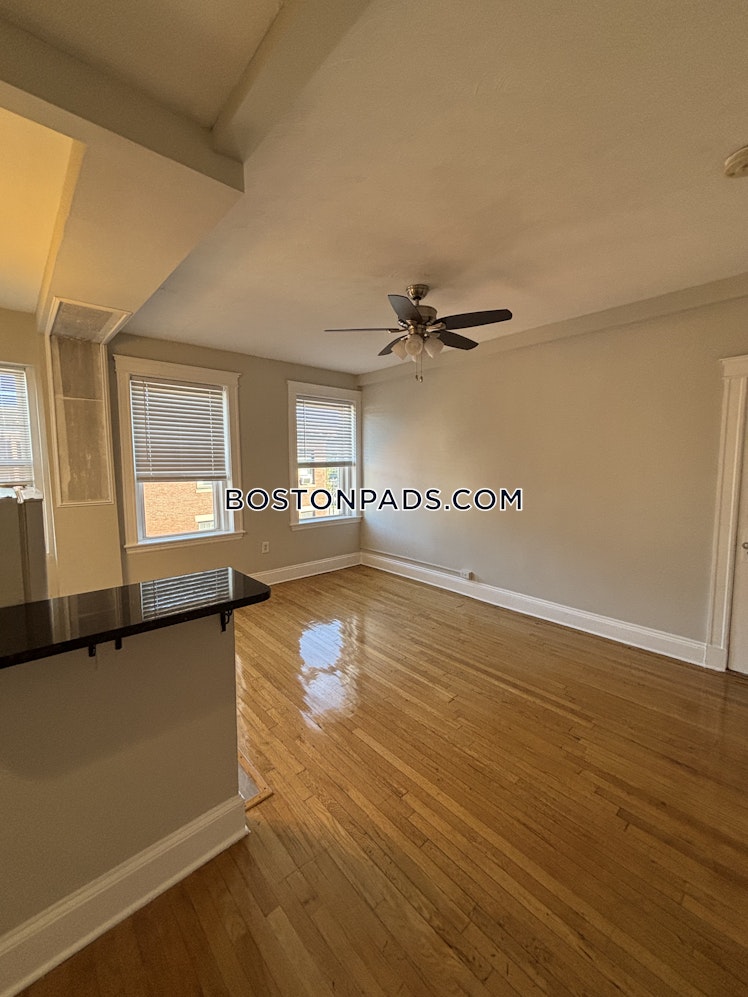 Commonwealth Ave., Boston