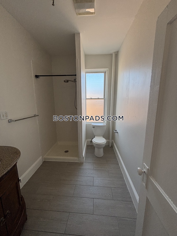 Commonwealth Ave., Boston