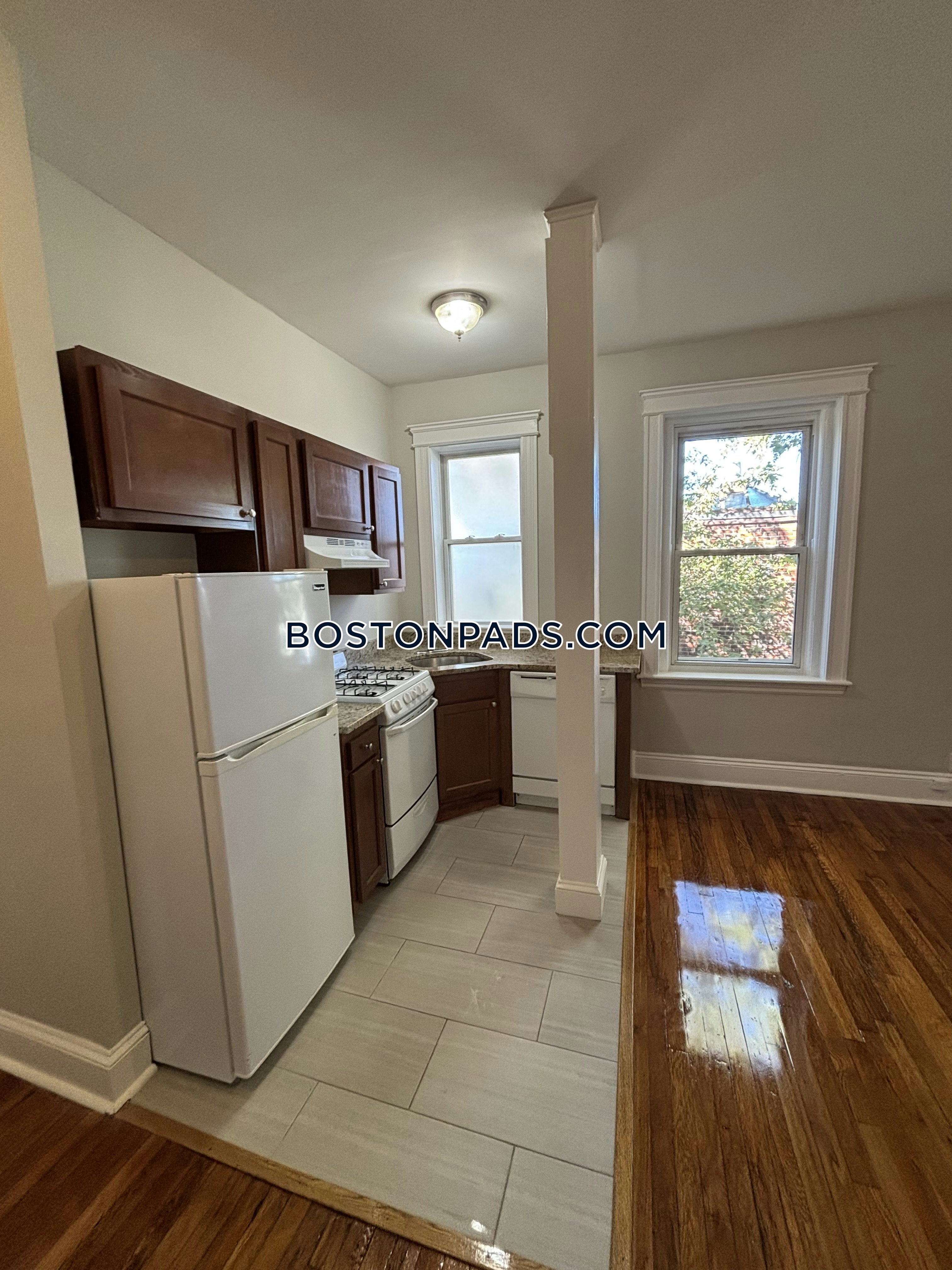 Boston - 0 Beds, 1 Baths