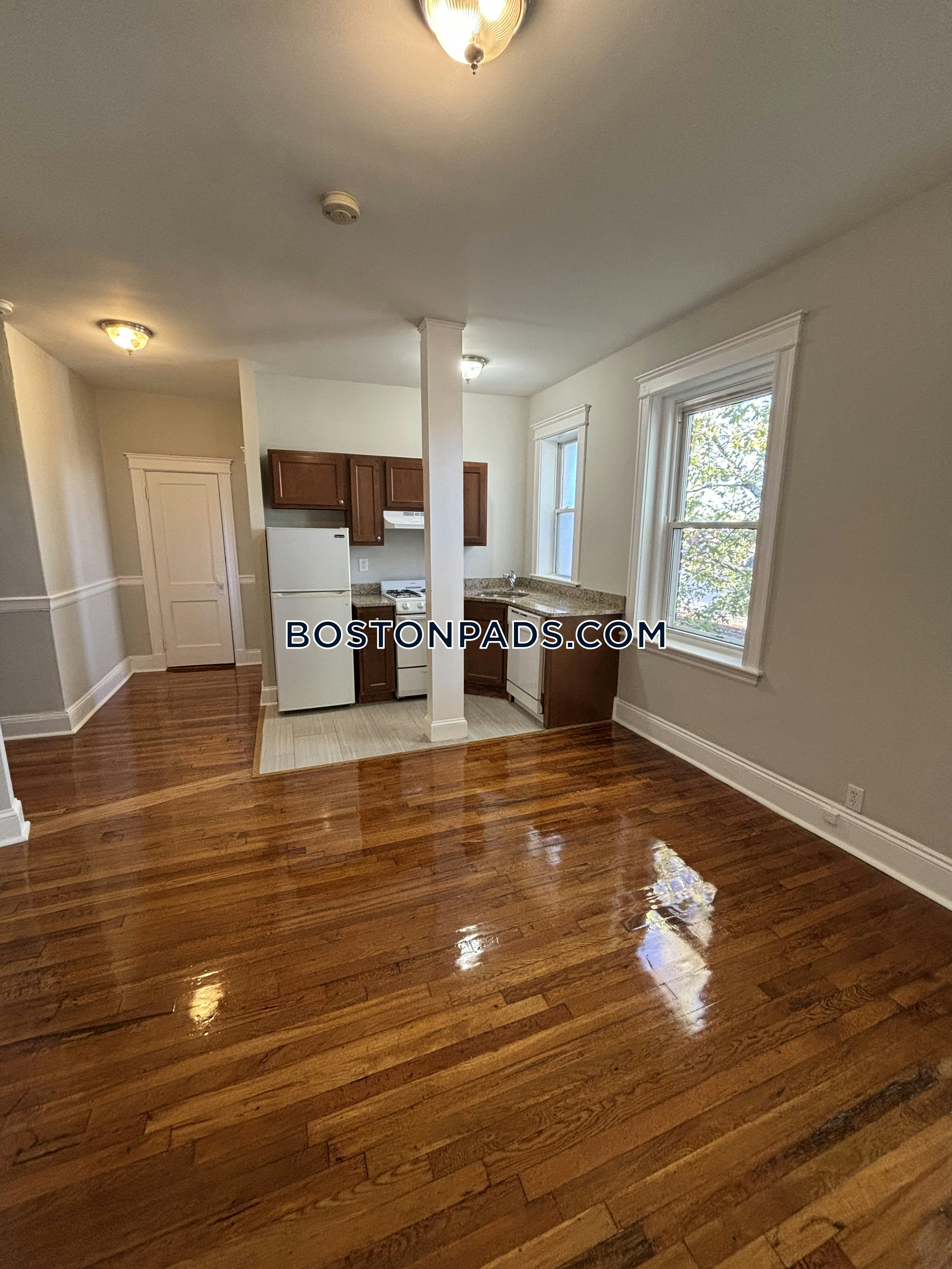 Boston - 0 Beds, 1 Baths