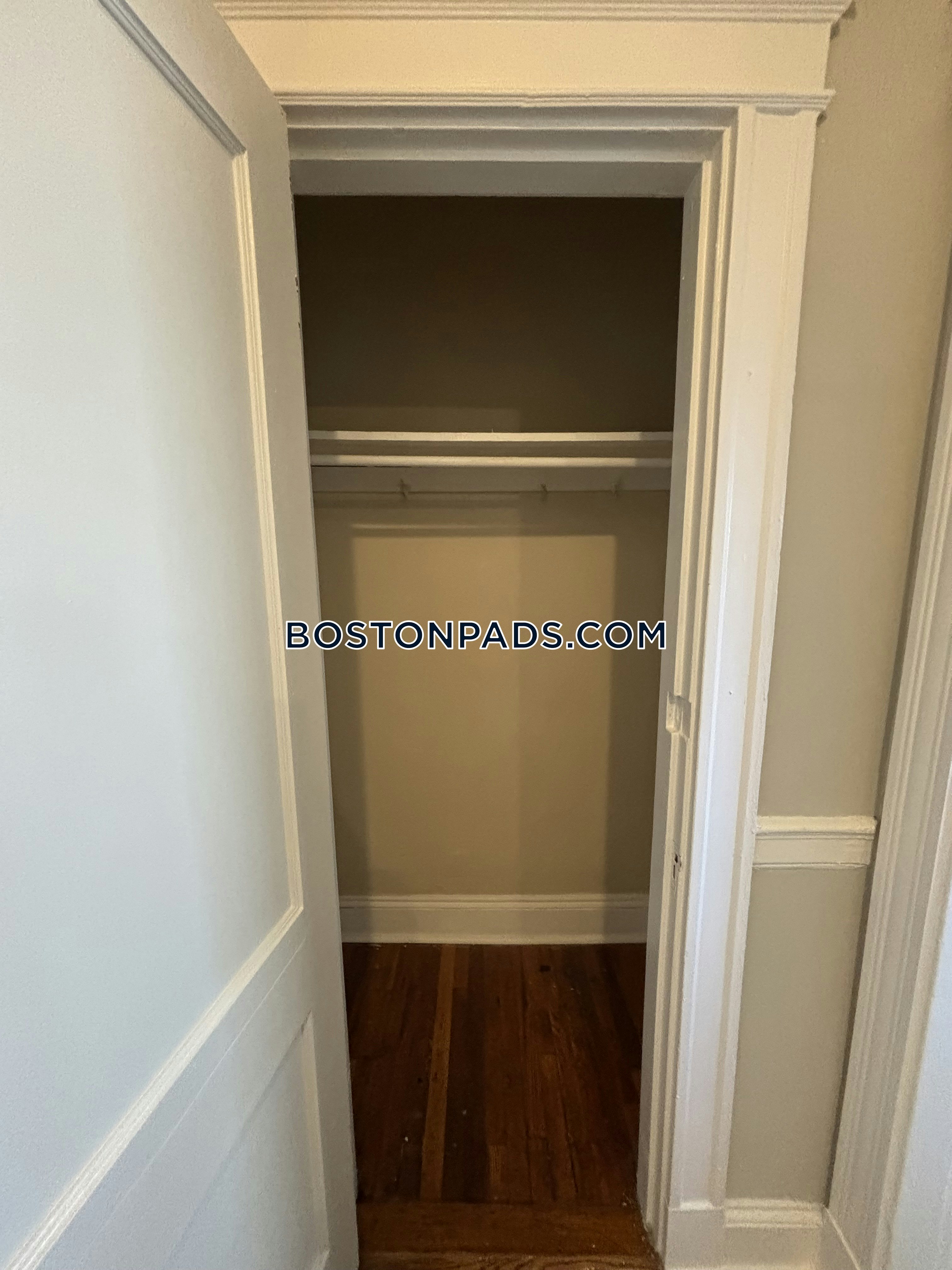 Boston - 0 Beds, 1 Baths