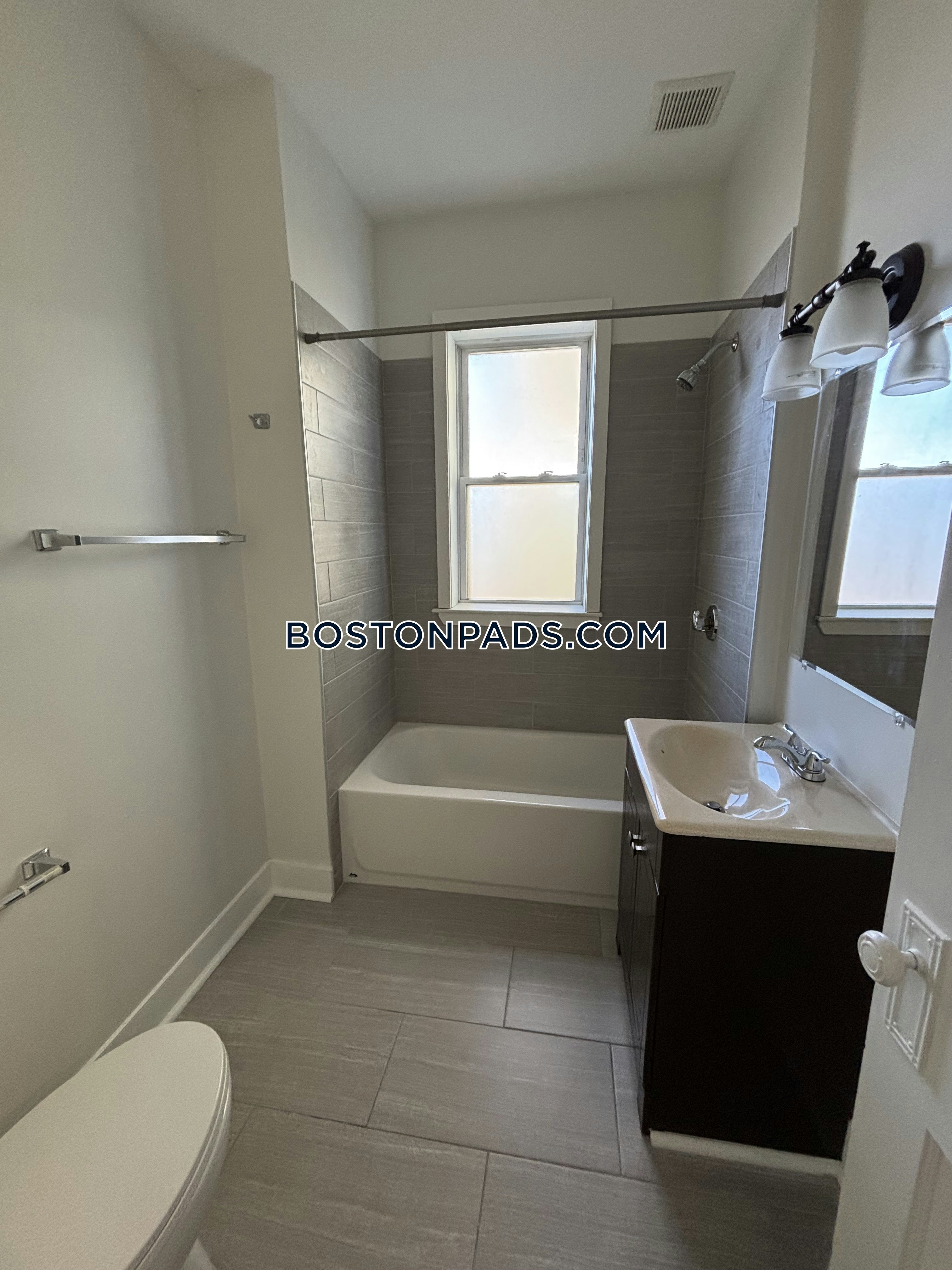 Boston - 0 Beds, 1 Baths