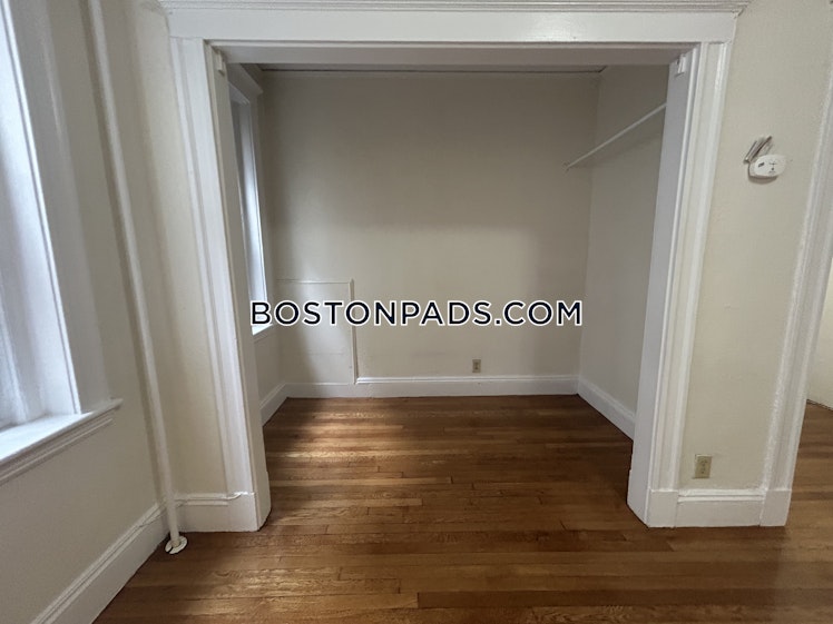 Boylston St., Boston