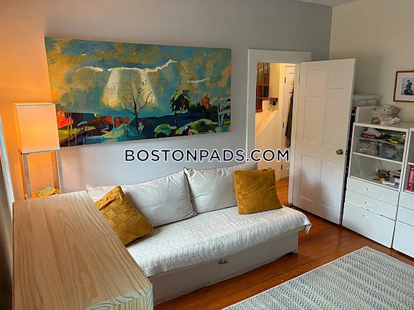 SOMERVILLE - PORTER SQUARE - 3 Beds, 1 Bath - Image 1