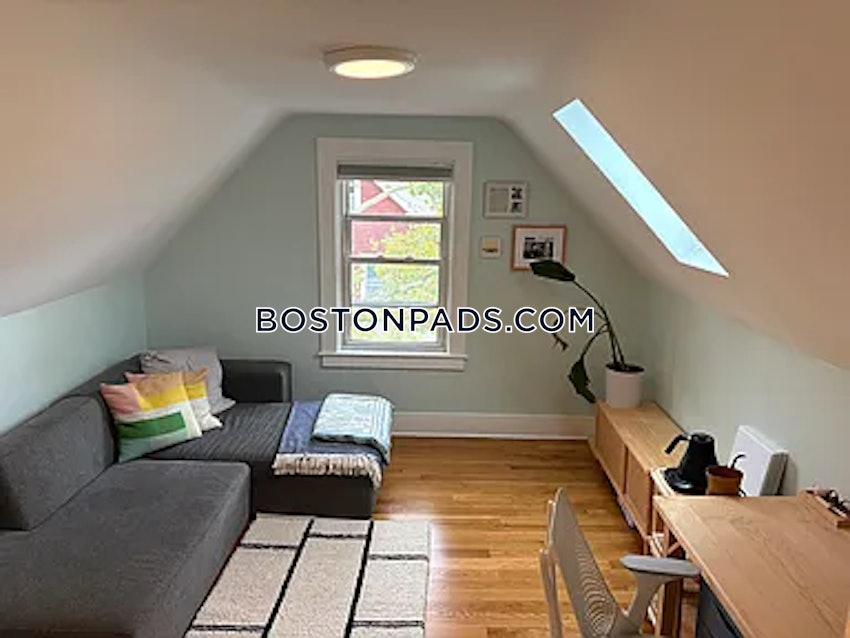 SOMERVILLE - PORTER SQUARE - 3 Beds, 1 Bath - Image 14