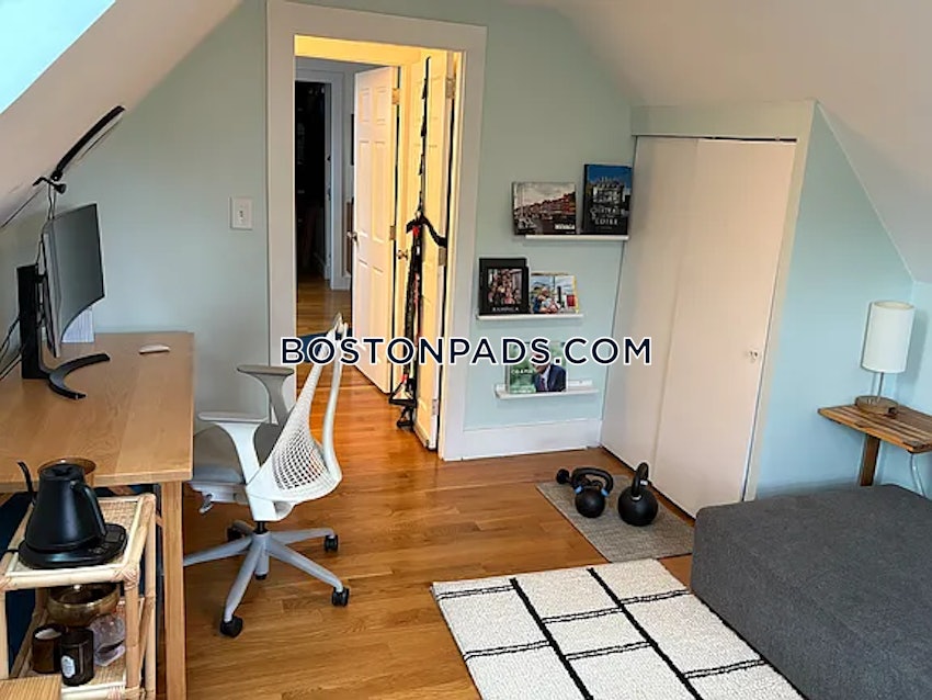 SOMERVILLE - PORTER SQUARE - 3 Beds, 1 Bath - Image 12