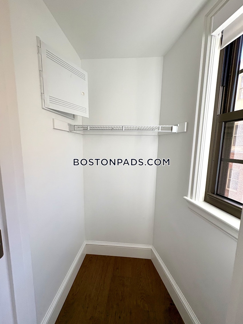 CAMBRIDGE - HARVARD SQUARE - 1 Bed, 1 Bath - Image 6