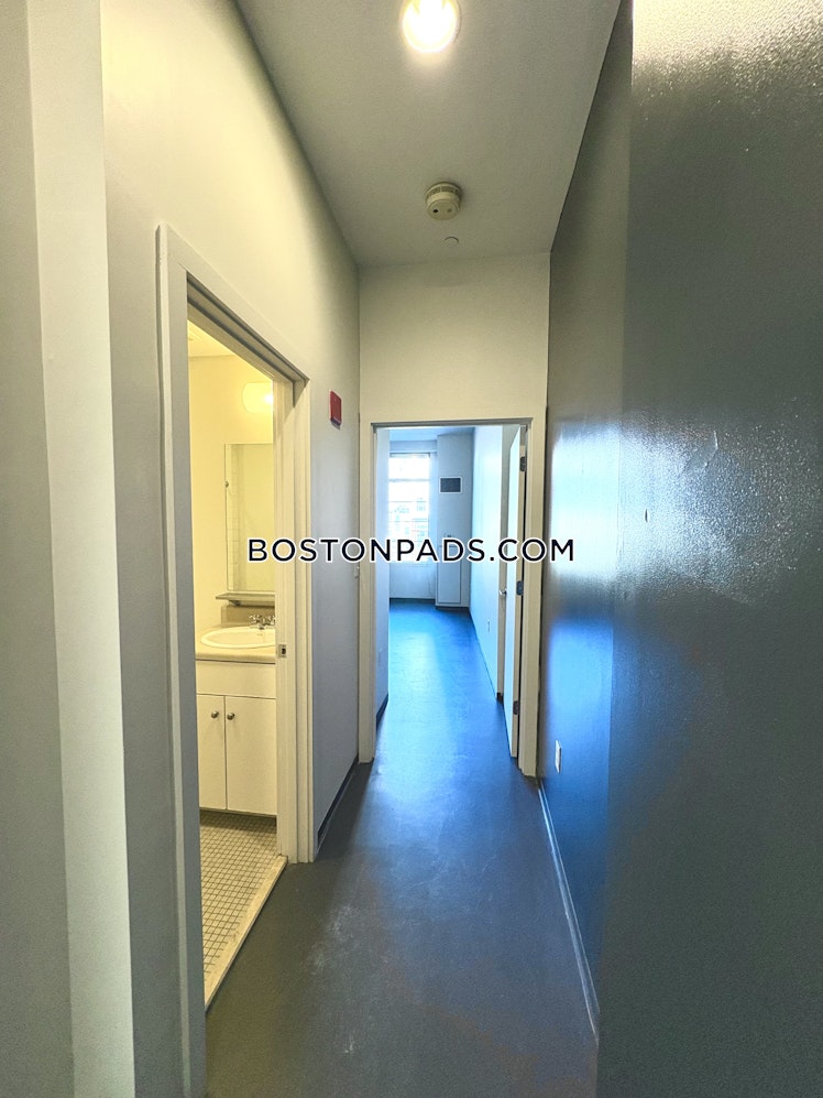 East Berkeley St., Boston