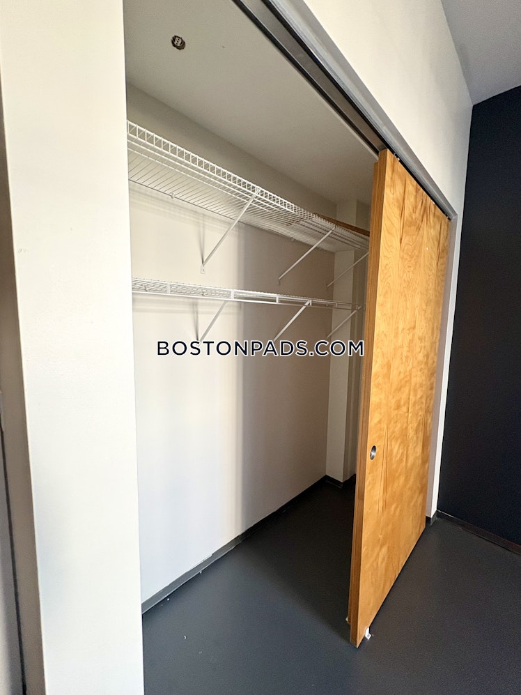 East Berkeley St., Boston