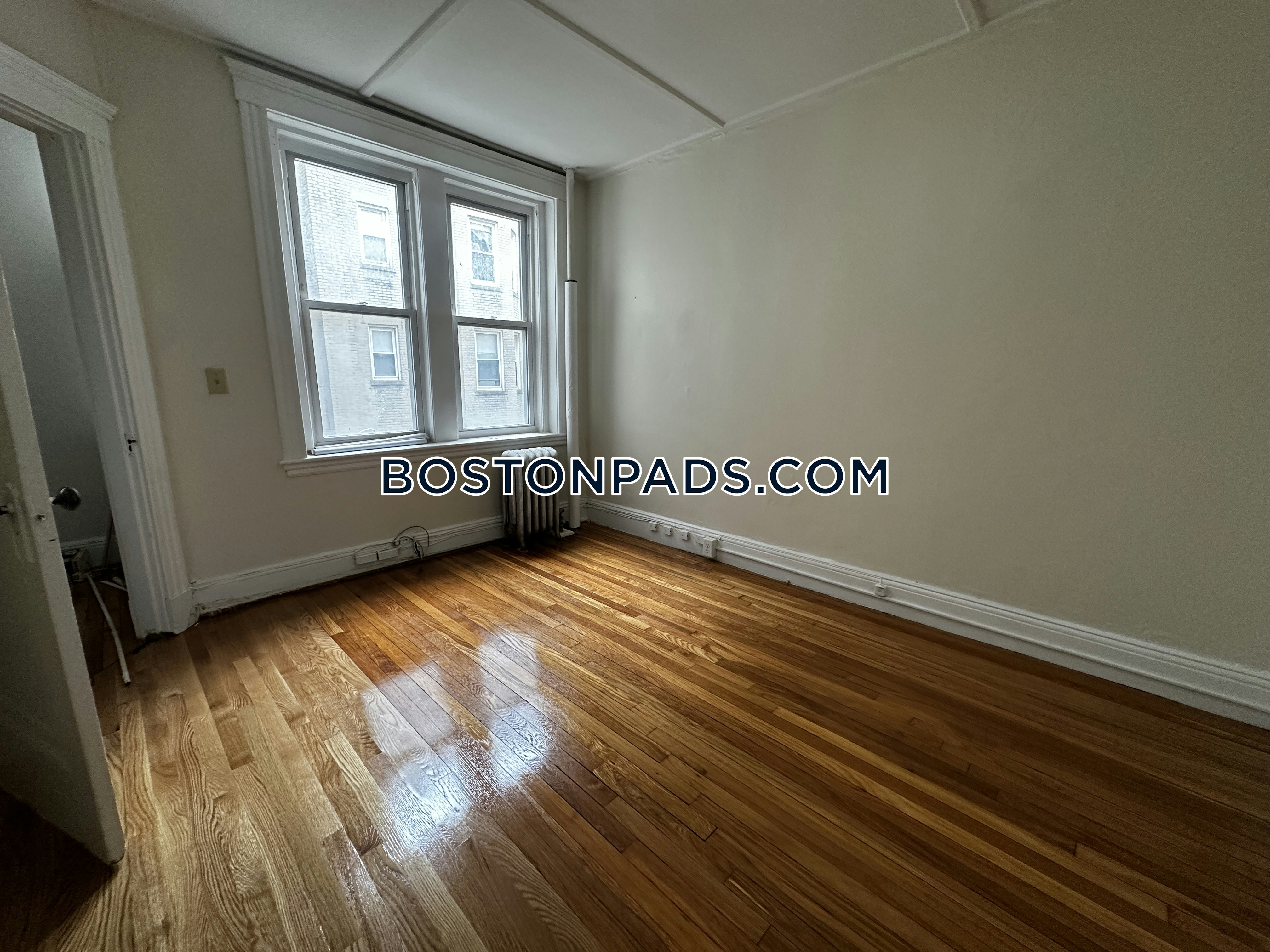 Boston - 1 Beds, 1 Baths