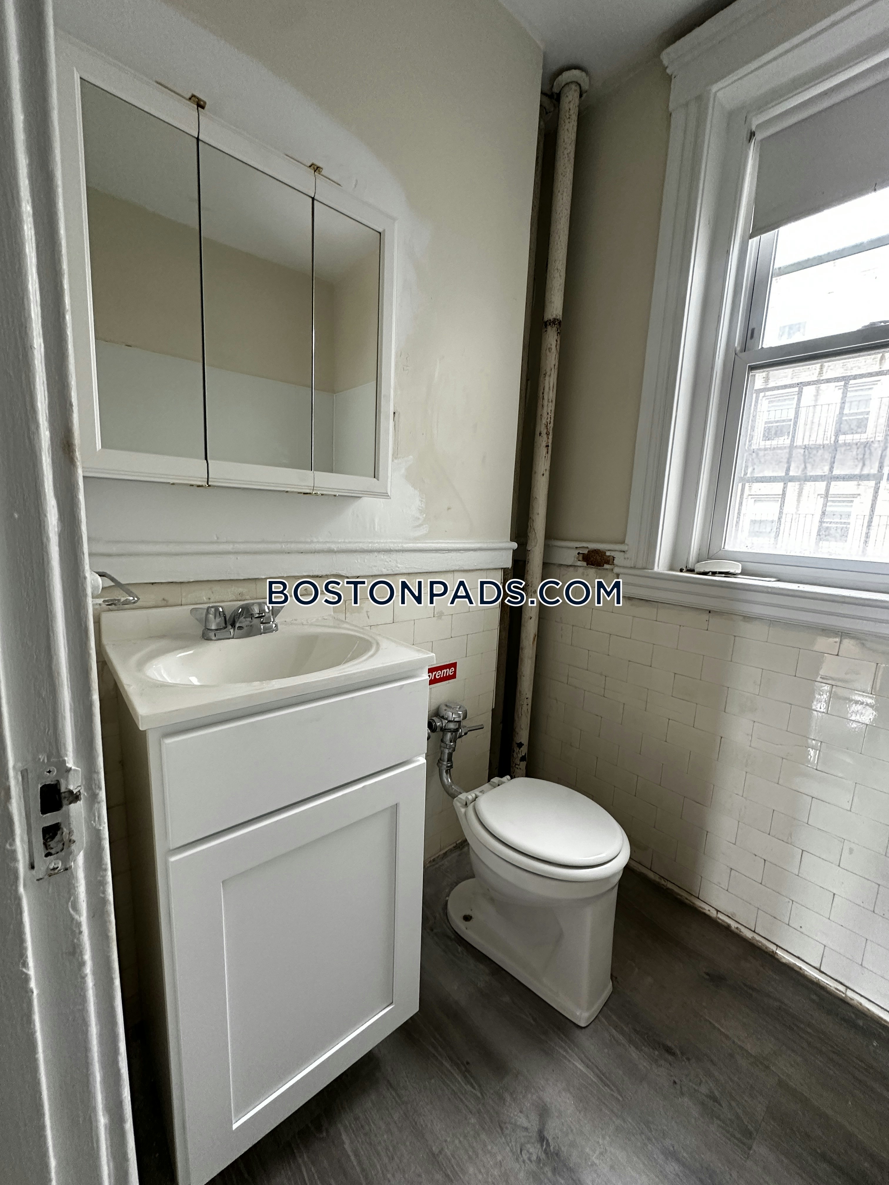 Boston - 1 Beds, 1 Baths