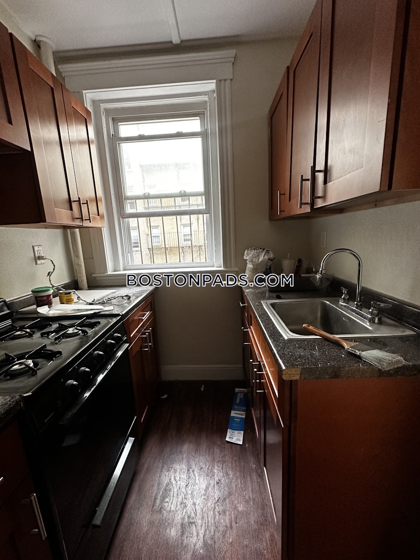 BOSTON - FENWAY/KENMORE - 1 Bed, 1 Bath - Image 2