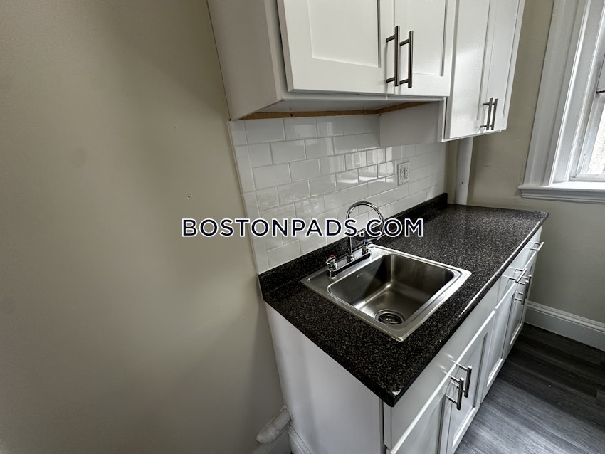 BOSTON - FENWAY/KENMORE - 1 Bed, 1 Bath - Image 2