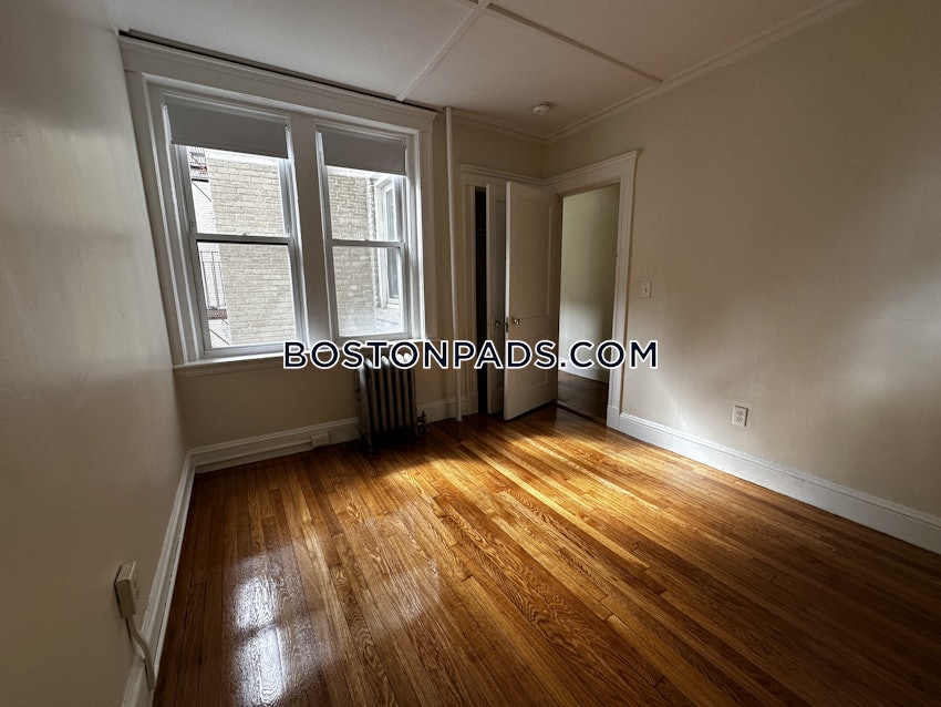 BOSTON - FENWAY/KENMORE - 1 Bed, 1 Bath - Image 10