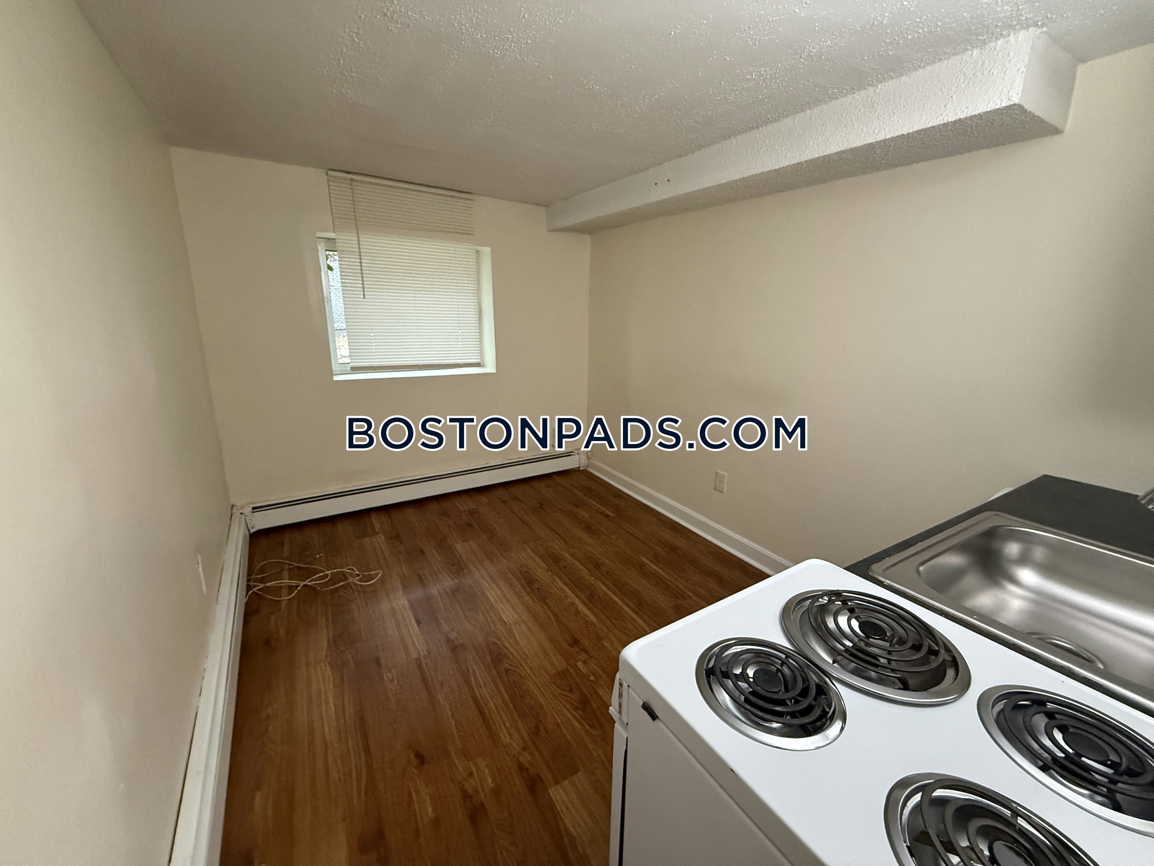 Boston - 0 Beds, 1 Baths