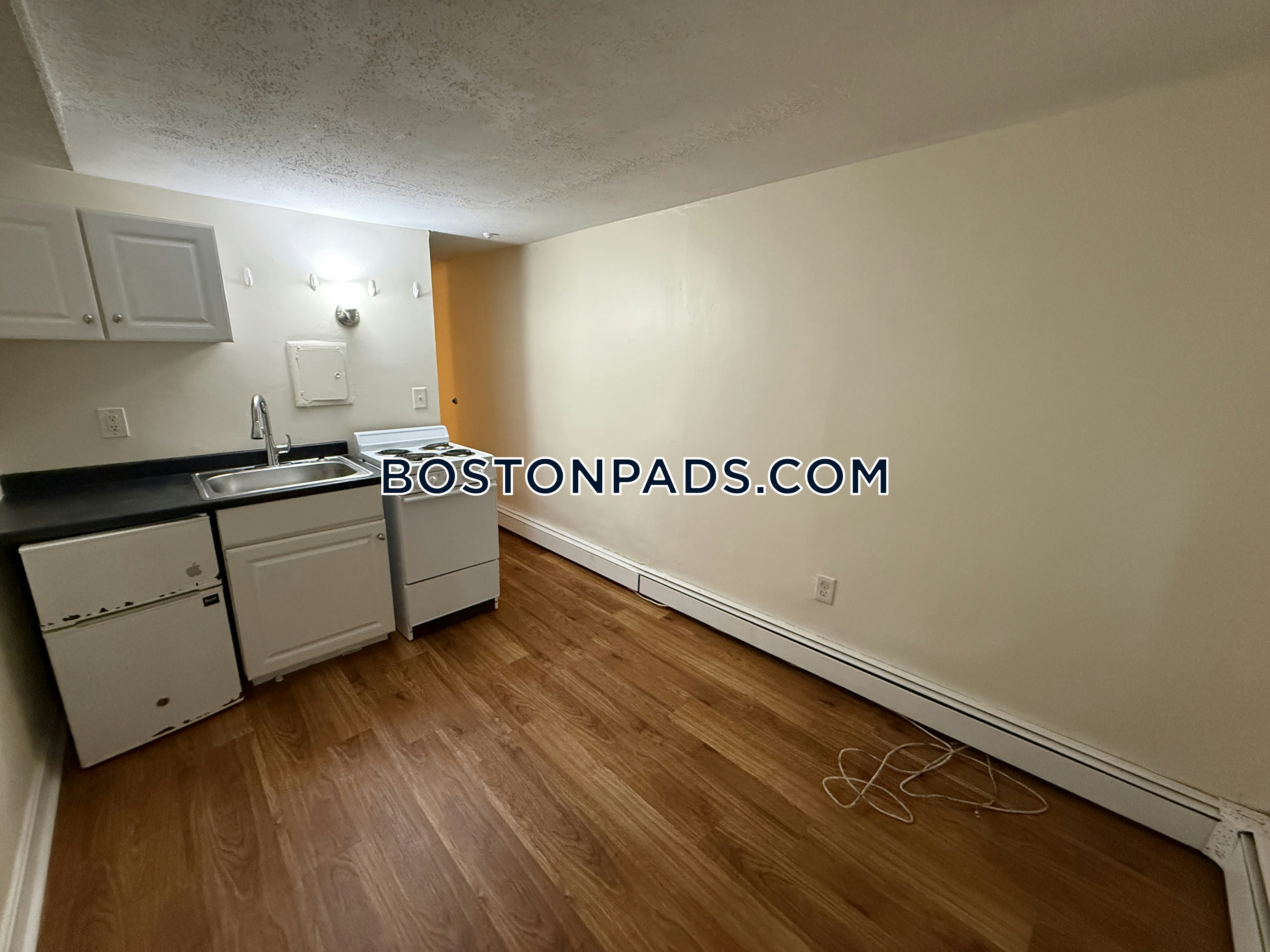 Boston - 0 Beds, 1 Baths