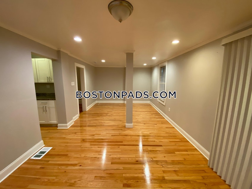 BOSTON - DORCHESTER - UPHAMS CORNER - 4 Beds, 1 Bath - Image 26