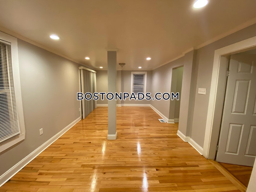 BOSTON - DORCHESTER - UPHAMS CORNER - 4 Beds, 1 Bath - Image 24