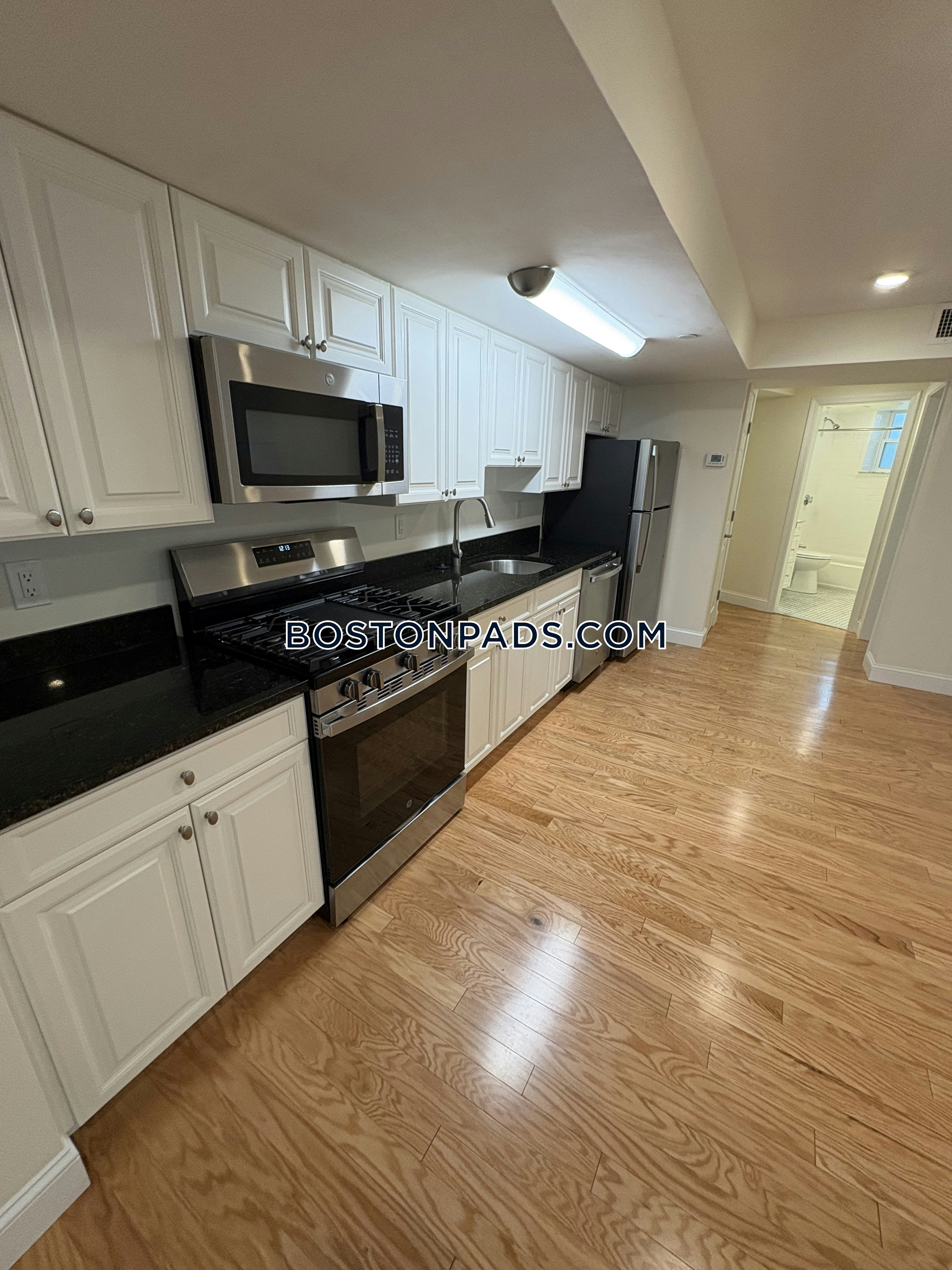 Harvard Square, Cambridge, MA - 2 Beds, 1 Bath - $2,995 - ID#8007311