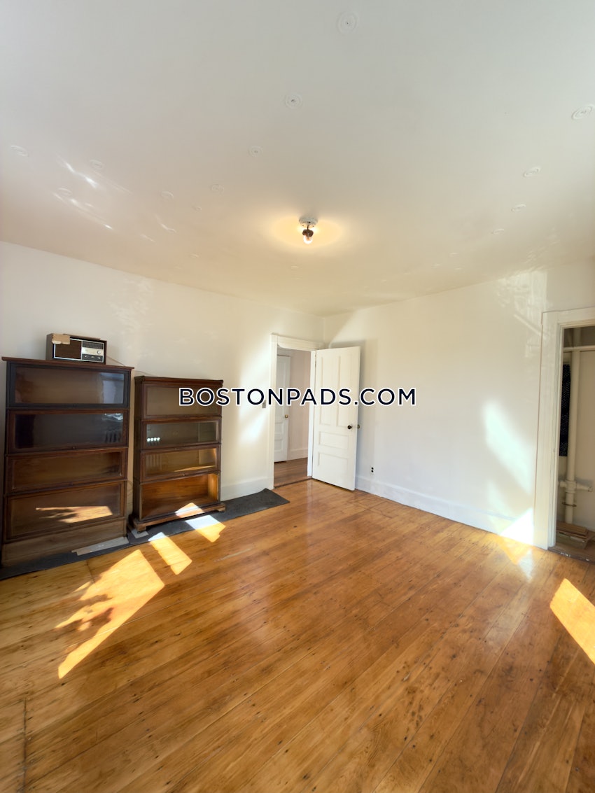 BOSTON - ALLSTON - 3 Beds, 1 Bath - Image 13